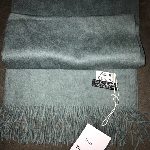 Acne studio Canada scarf 🧣 wrap, NWT, petal green - Picture 1 of 4
